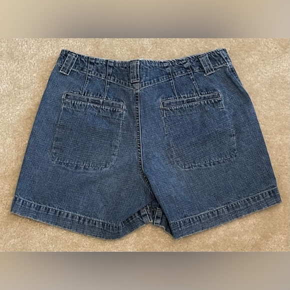 Essentials Style Blue Jean Shorts - Size 6 - Picture 4 of 6